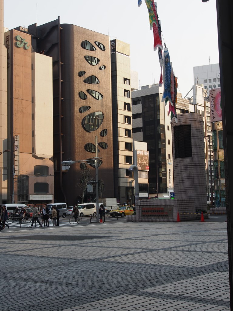 I am attempting to be an optical illusion. You going to take the inside stairs... or the outside ones?